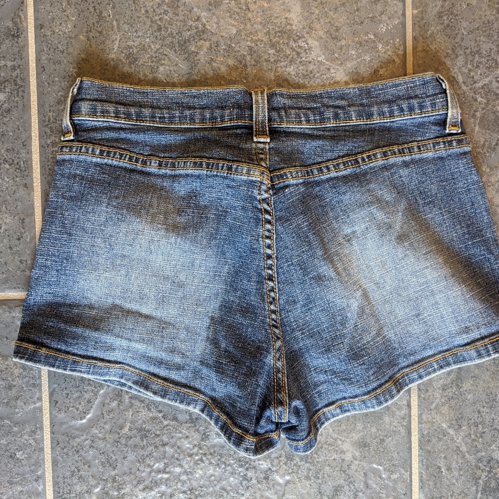 Shorts - Picture 4 of 4